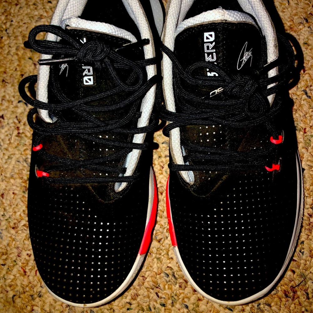 Seth Curry Under Armour Shoes size 5.5 youth